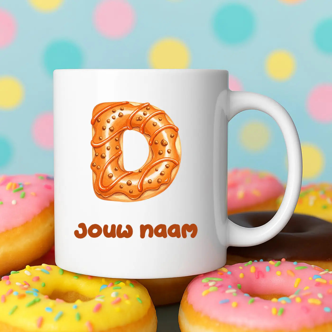 Witte keramische mok met glanzend oranje donut ontwerp en bruine tekst jouw naam in de donutmok d