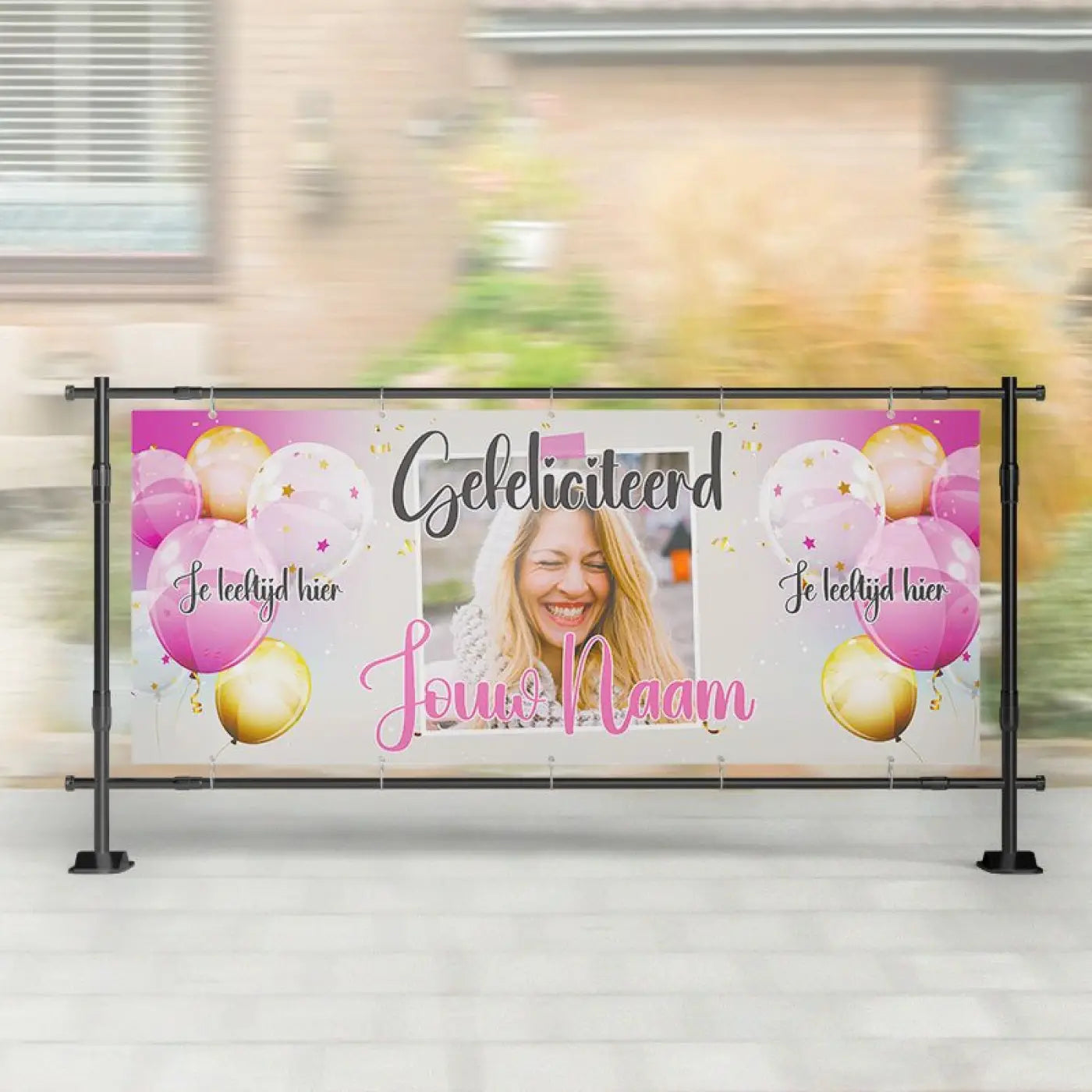 Licht roze spandoek verjaardag met gepersonaliseerde naam leeftijd en foto frame met roze en gouden ballonnen thema