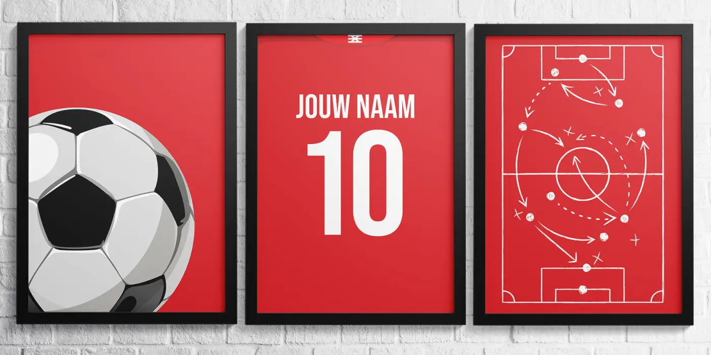 Rood omrande voetbalthema kunstdrukken met klassieke zwart-witte voetbal, voetbalshirt met jouw naam 10 en tactisch velddiagram